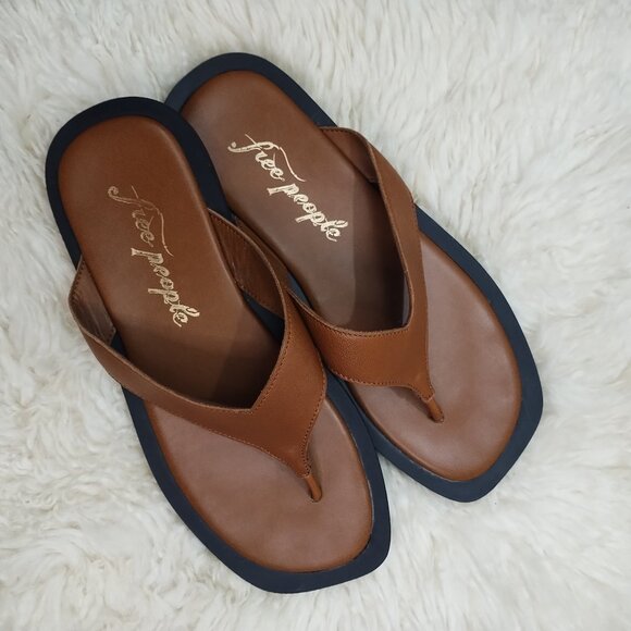 FREE PEOPLE Waverly Minimalist Thong Style Square Toe Flip-Flop Sandal-38 - Picture 1 of 4